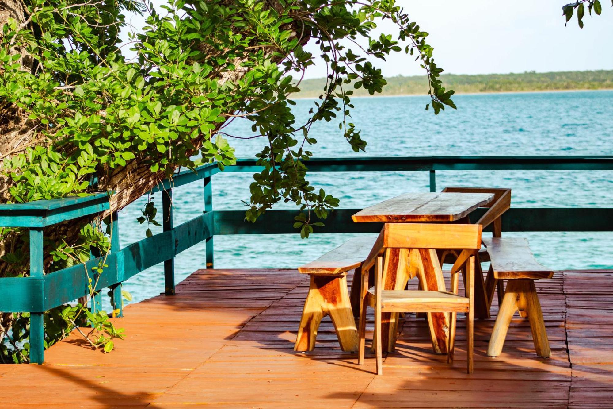 B 7 Blue * Bacalar