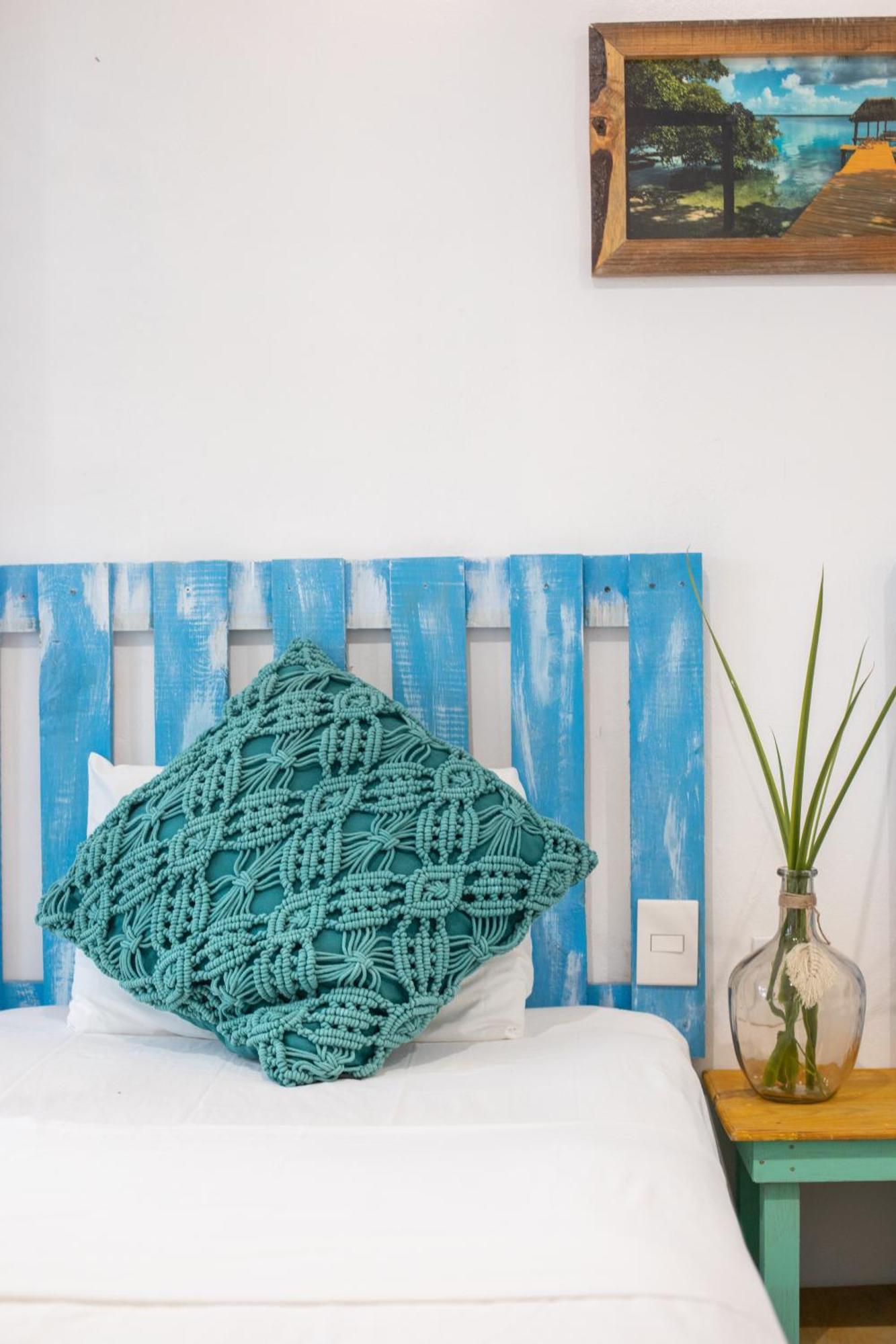 B 7 Blue * Bacalar